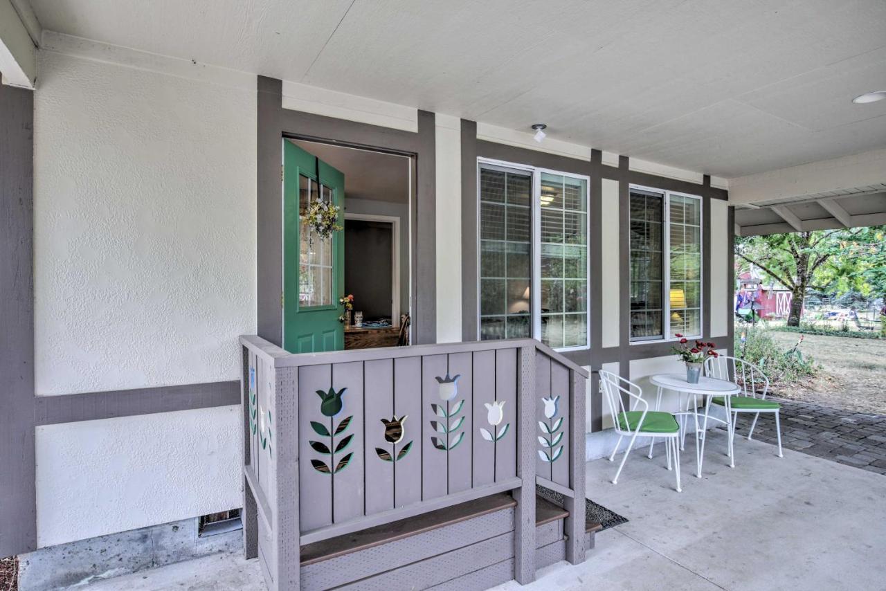 Cozy Cottage On Flower Farm With Baker Creek Views! 맥민빌 외부 사진